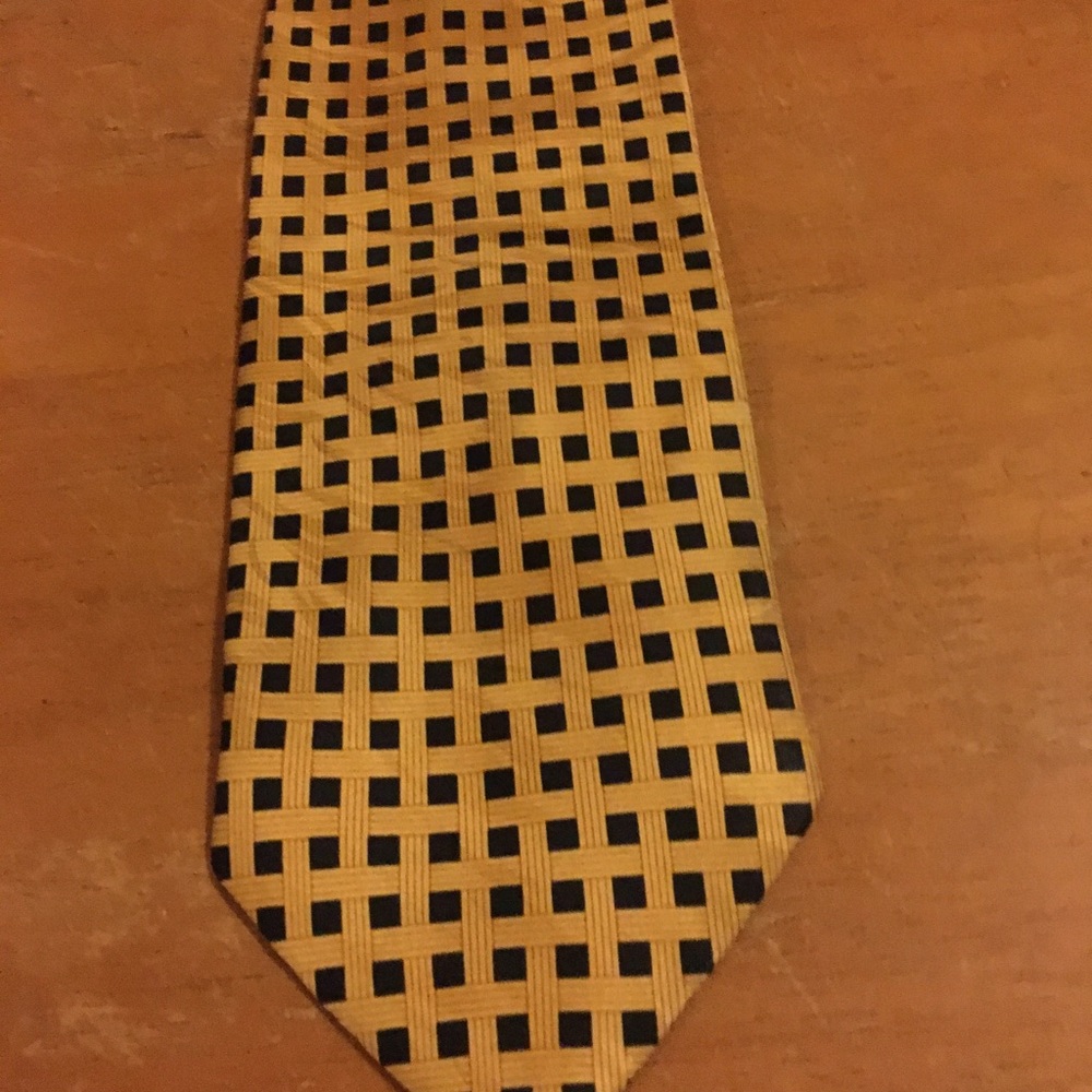 Giorgio Armani Tie Yellow And Black Perfect Condition.